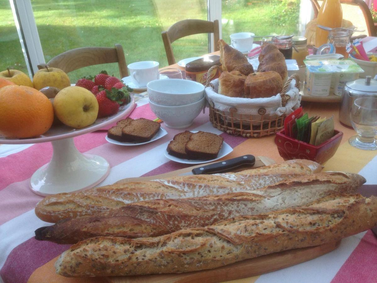 Chez Pierre Et Caroline Bed & Breakfast Les Herbiers Bagian luar foto